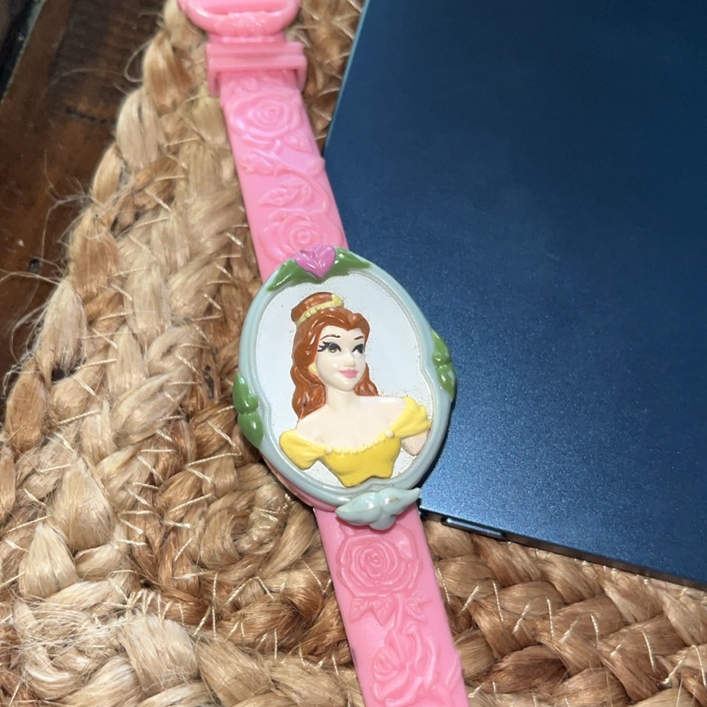 1991 vintage Disney Belle Beauty and the Beast Digital watch